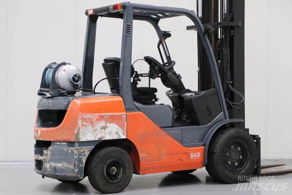 Toyota 02-8FGJF35 LPG (dujiniai) krautuvai