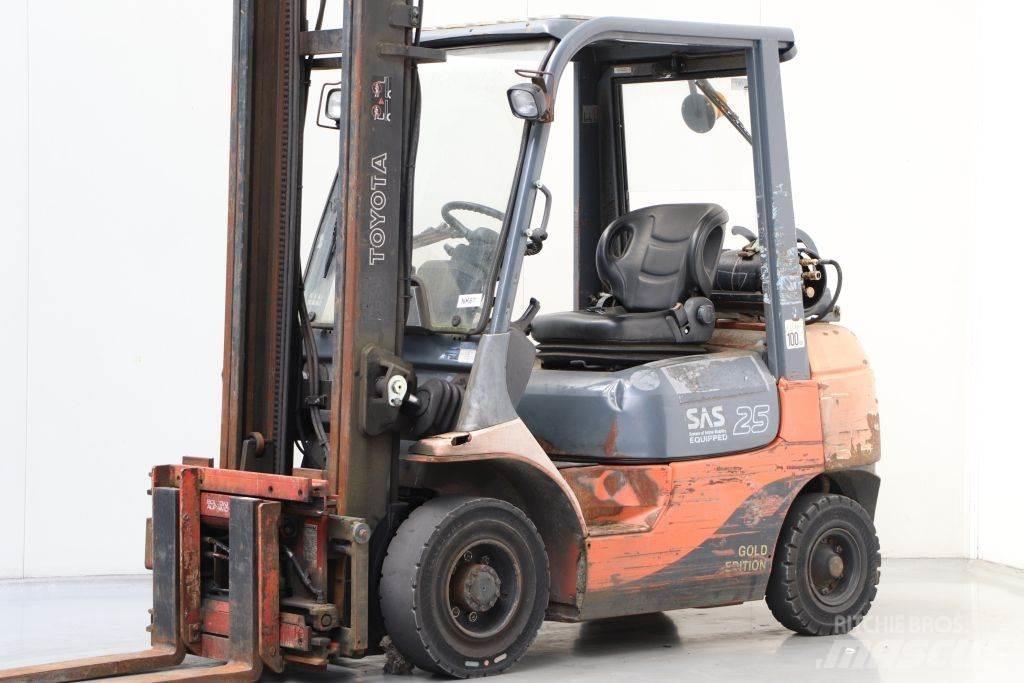 Toyota 42-7FGF25 LPG (dujiniai) krautuvai