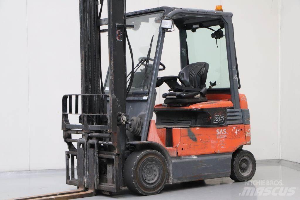 Toyota 7FBMF25 Elektriniai šakiniai krautuvai