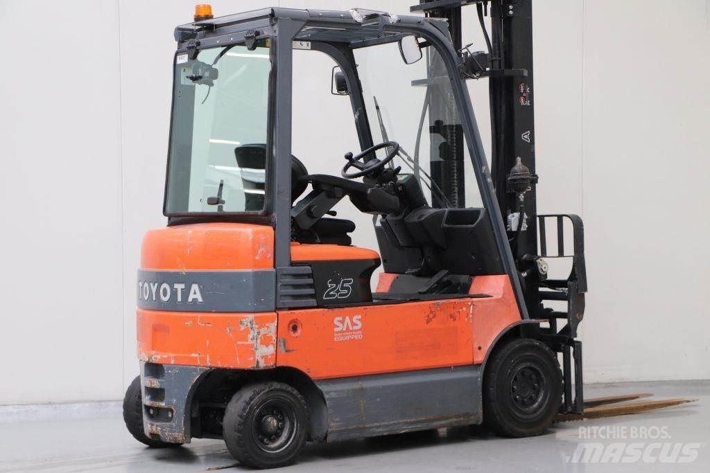 Toyota 7FBMF25 Elektriniai šakiniai krautuvai