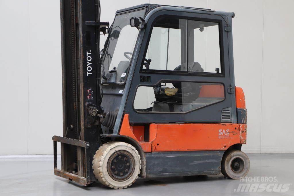 Toyota 7FBMF30 Elektriniai šakiniai krautuvai