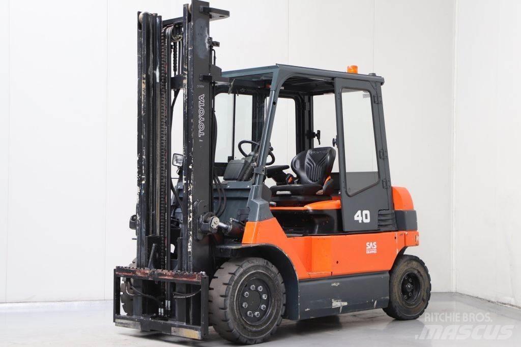 Toyota 7FBMF40 Elektriniai šakiniai krautuvai