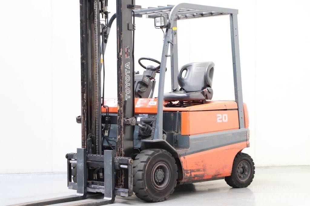 Toyota FBMF20 Elektriniai šakiniai krautuvai