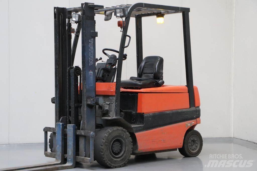 Toyota FBMF25 Elektriniai šakiniai krautuvai