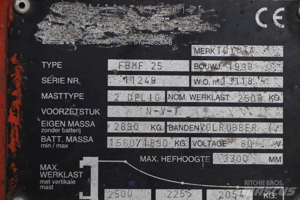 Toyota FBMF25 Elektriniai šakiniai krautuvai