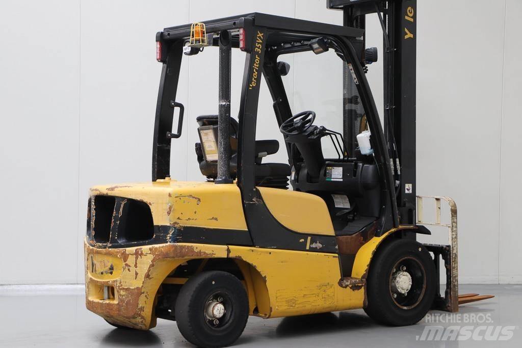 Yale GDP35VX Dyzeliniai krautuvai