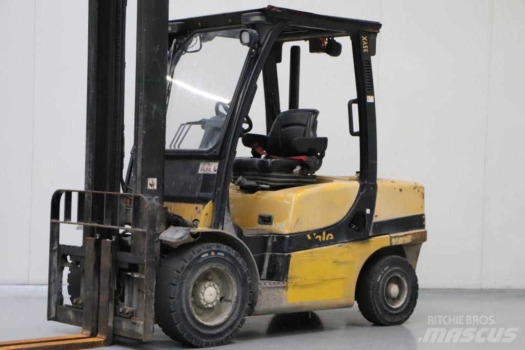 Yale GDP35VX Dyzeliniai krautuvai