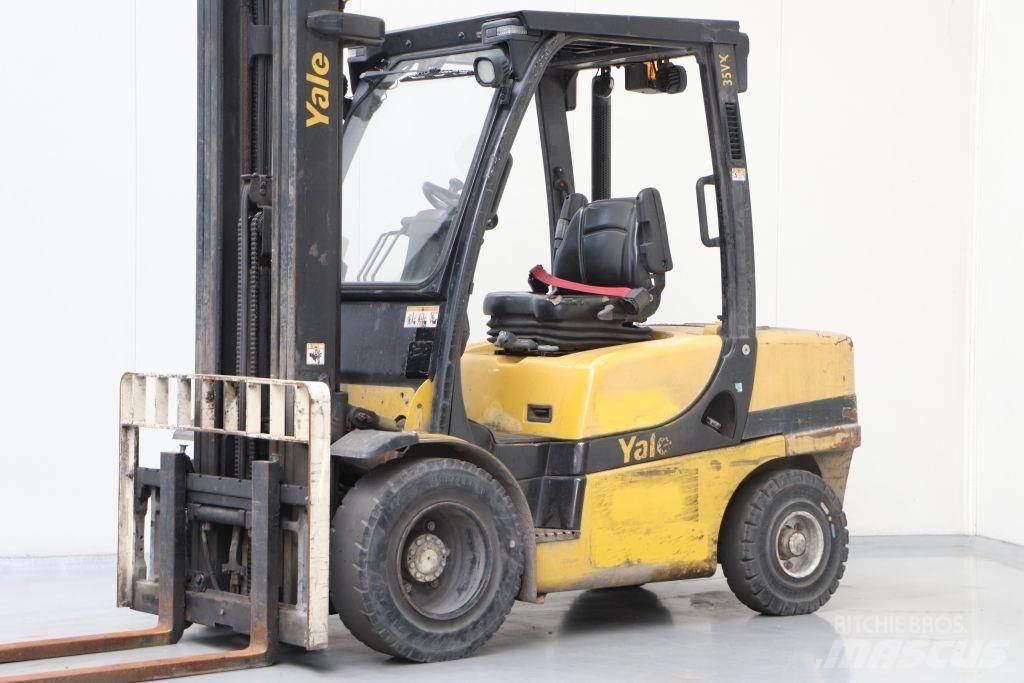 Yale GDP35VX Dyzeliniai krautuvai