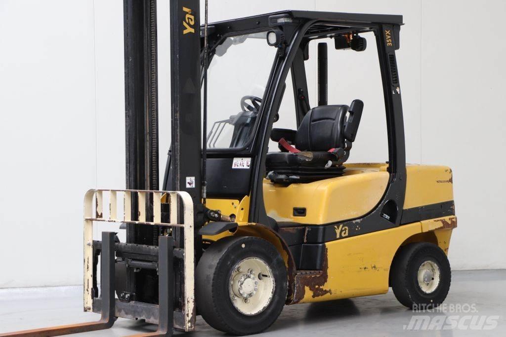 Yale GDP35VX Dyzeliniai krautuvai