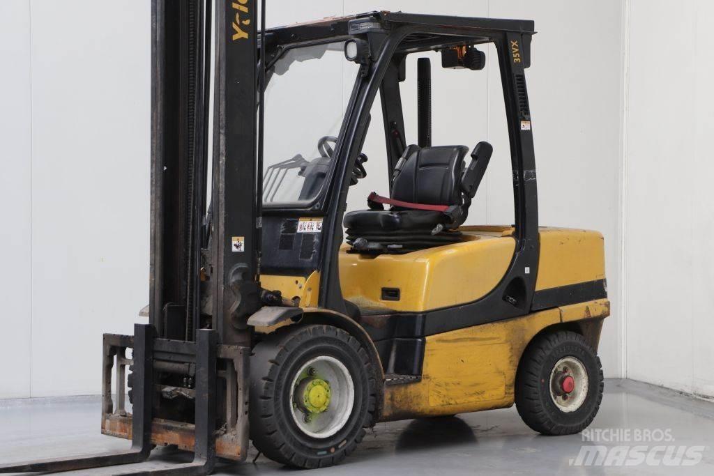 Yale GDP35VX Dyzeliniai krautuvai