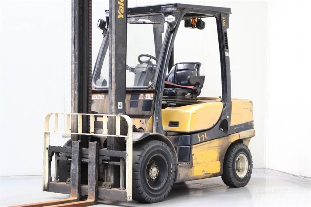Yale GDP35VX Dyzeliniai krautuvai