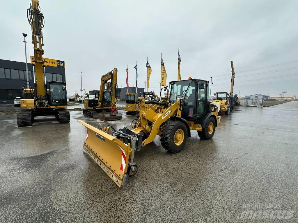 CAT 906 Naudoti ratiniai krautuvai