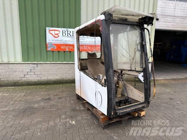 CAT 325 LN Kabinos ir interjeras