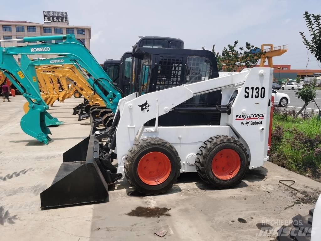 Bobcat S 130 Krautuvai su šoniniu pasukimu
