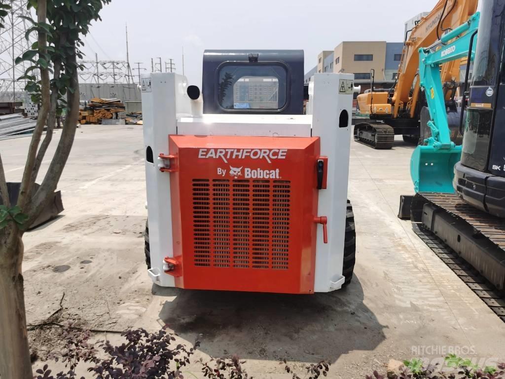 Bobcat S 130 Krautuvai su šoniniu pasukimu