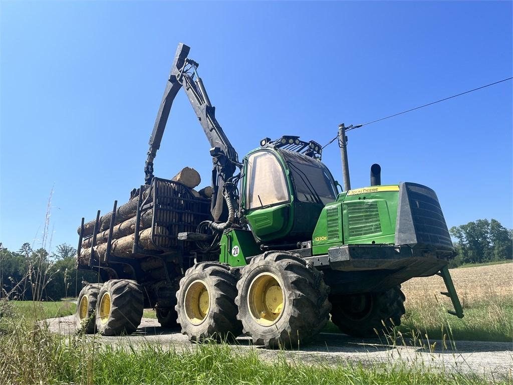 John Deere 1210E Naudoti miškovežiai (Forvarderiai)