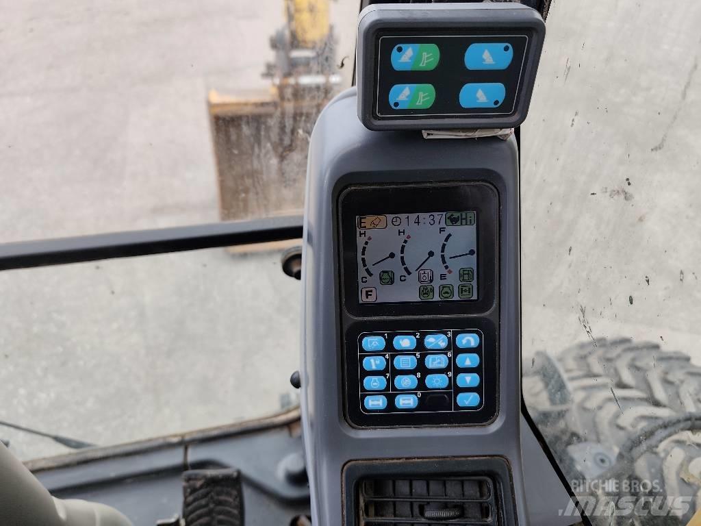 Komatsu PW 160-7E0 Ratiniai ekskavatoriai