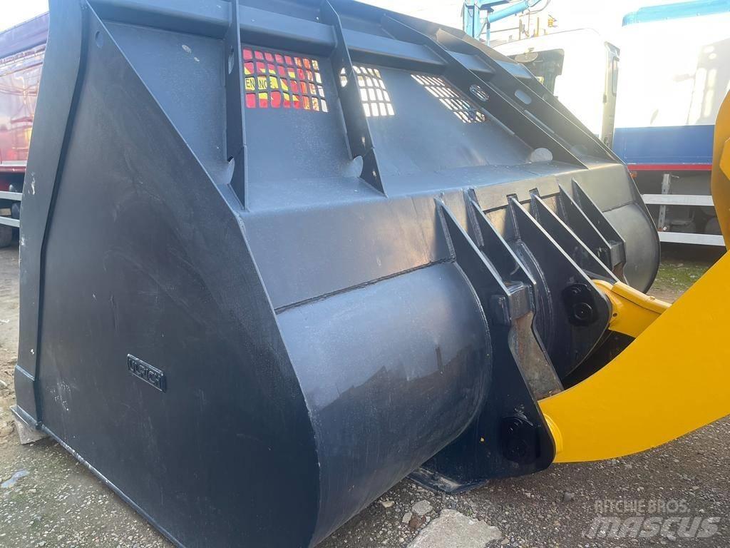 Komatsu WA 470 Naudoti ratiniai krautuvai