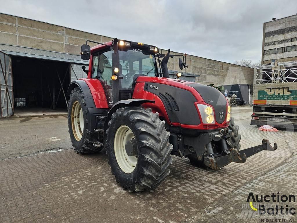 Valtra T213V Traktoriai
