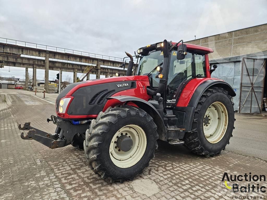 Valtra T213V Traktoriai