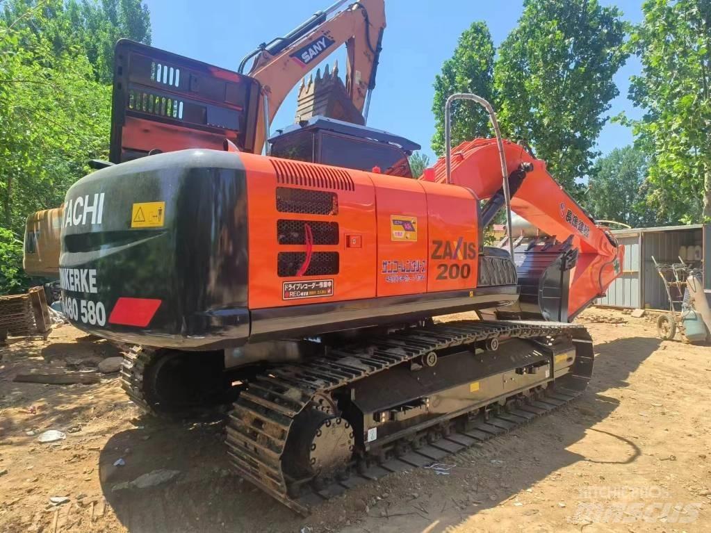 Hitachi ZX200 Vikšriniai ekskavatoriai