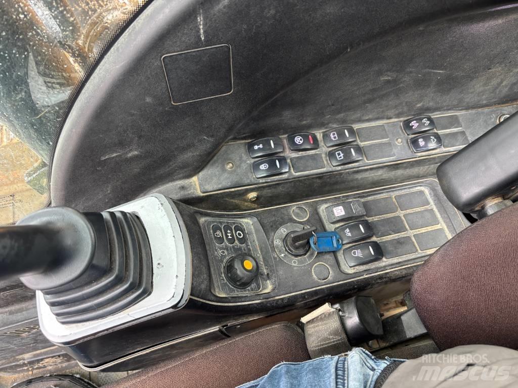 JCB 145LC Vikšriniai ekskavatoriai