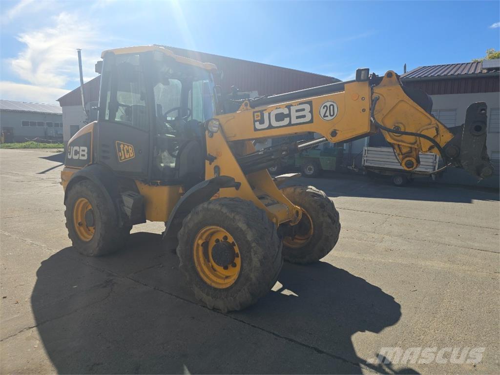 JCB TM 220 Naudoti ratiniai krautuvai