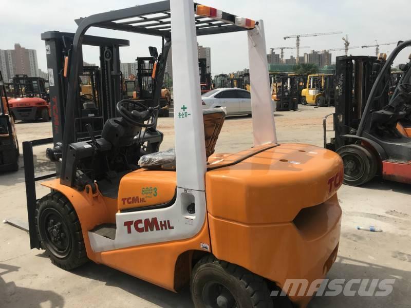 TCM FD30 Dyzeliniai krautuvai