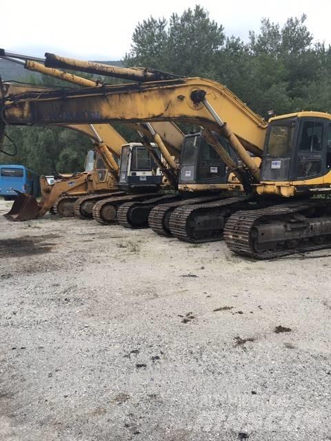 Komatsu 450 Vikšriniai ekskavatoriai