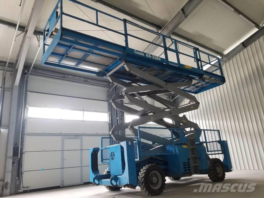 Genie GS3384 RT 4x4 Žirkliniai keltuvai