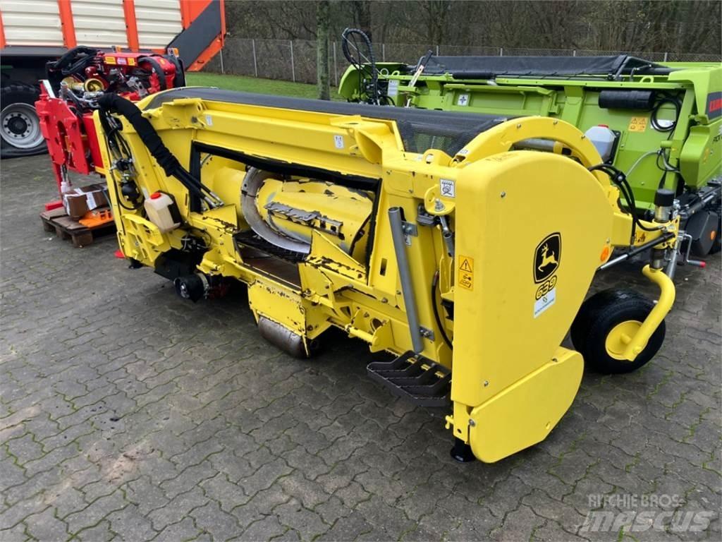 John Deere 8300i Pašarų kombainai