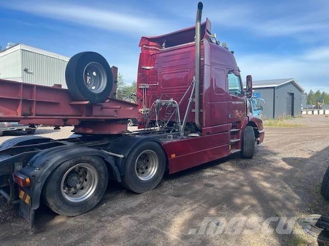 Volvo NH 12 Naudoti vilkikai