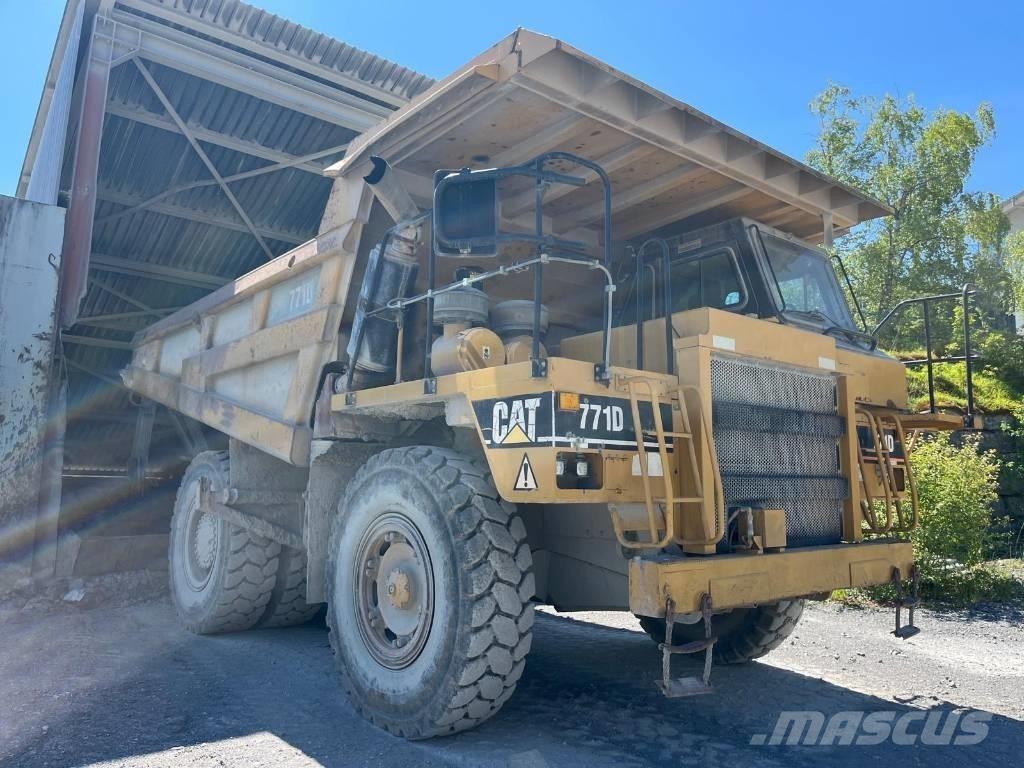 CAT 771D Atliekų išvežimo technika