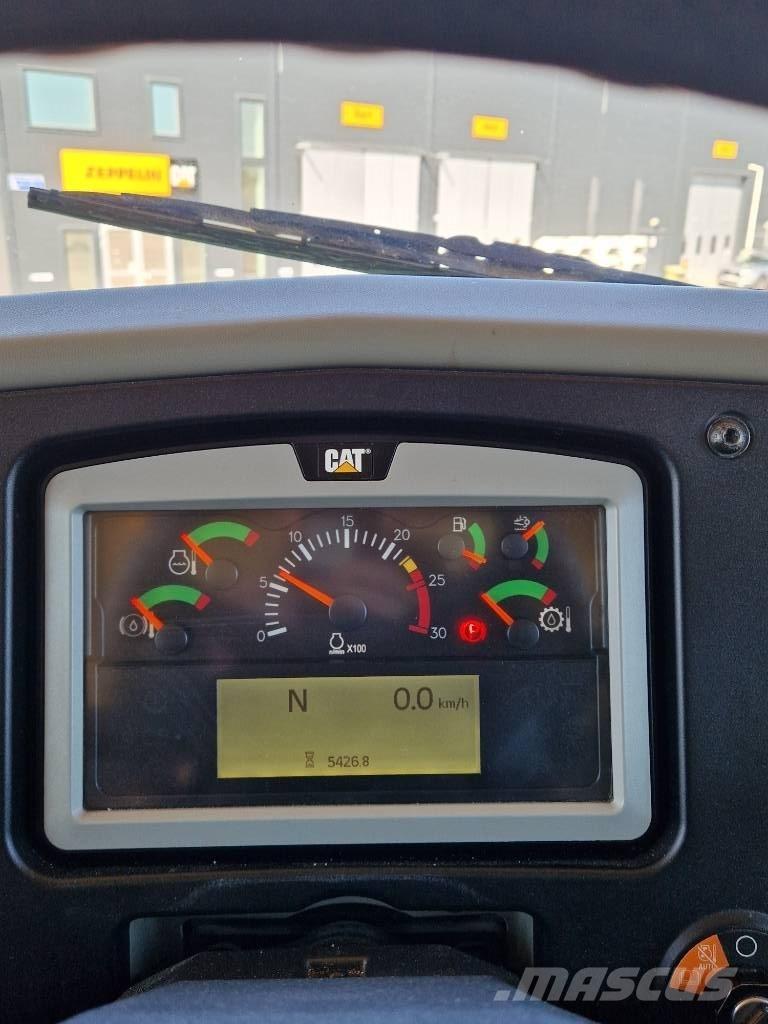 CAT 772G Atliekų išvežimo technika