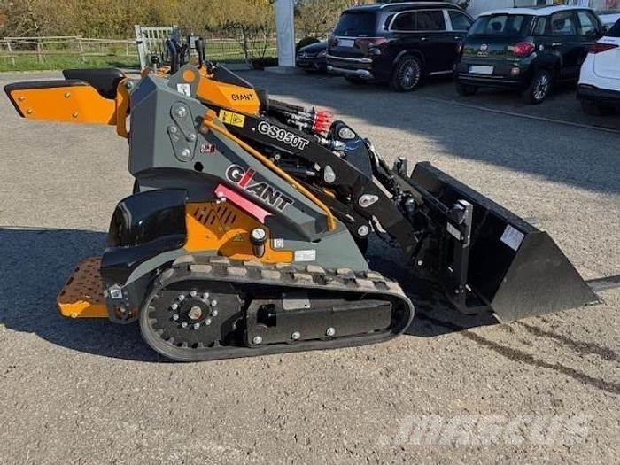 GiANT GS 950T Naudoti ratiniai krautuvai