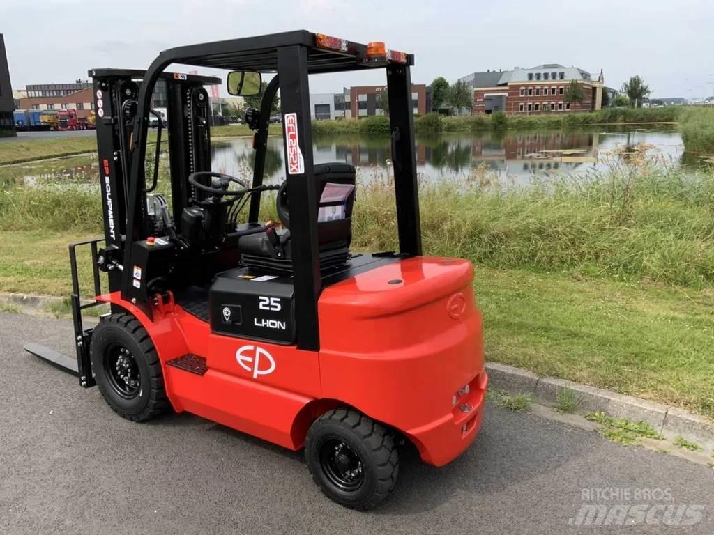 EP EFL 252 XS Elektriniai šakiniai krautuvai