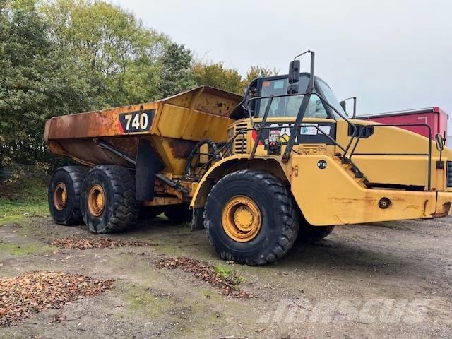 CAT 740 Karjeriniai savivarčiai
