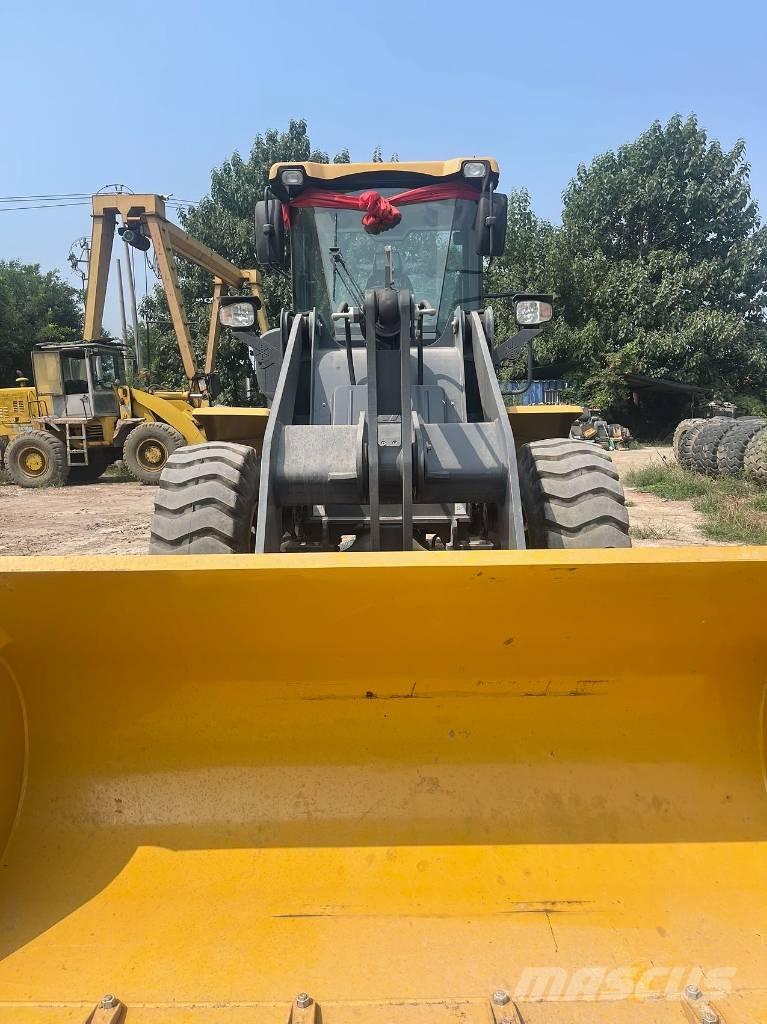 XCMG LW 300 FV Naudoti ratiniai krautuvai