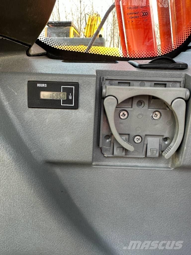 Doosan DX140 Vikšriniai ekskavatoriai