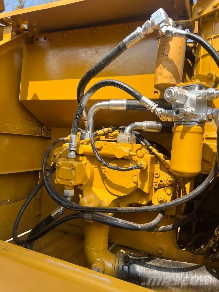 CAT 320C Vikšriniai ekskavatoriai