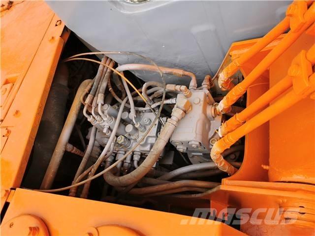 Hitachi EX60 Vikšriniai ekskavatoriai