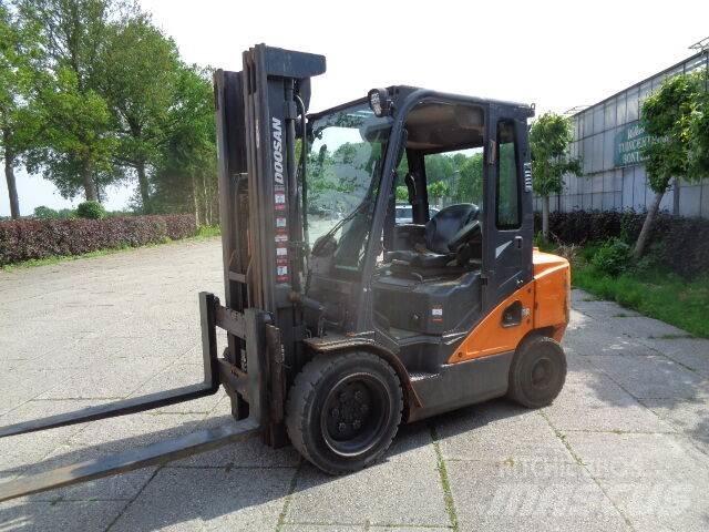Doosan D35C-7 Dyzeliniai krautuvai