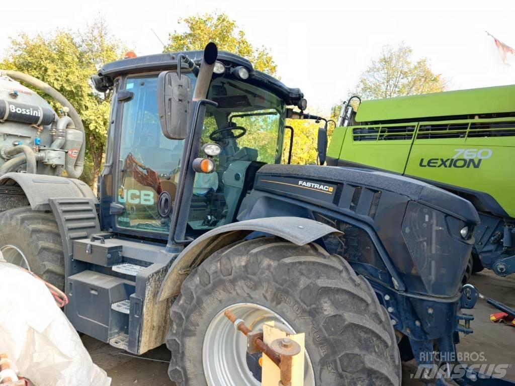 JCB Fastrac 4220 Traktoriai