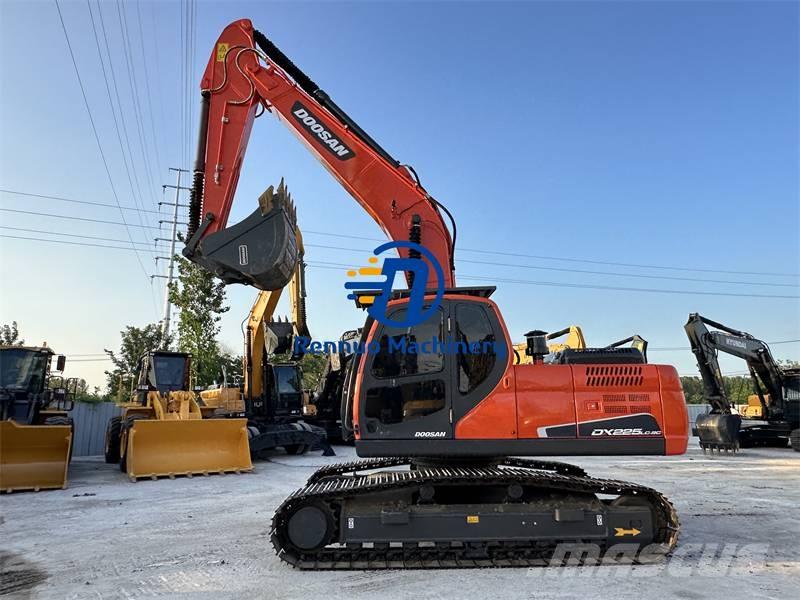 Doosan DX 225 LCA Vikšriniai ekskavatoriai