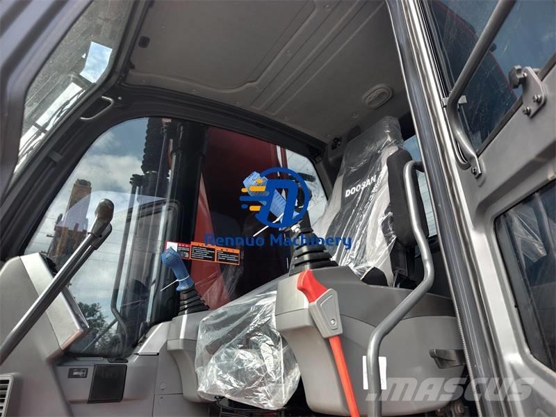 Doosan DX 225 LCA Vikšriniai ekskavatoriai