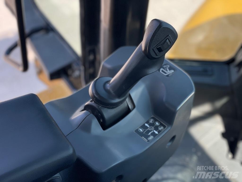 CAT 966M XE Naudoti ratiniai krautuvai