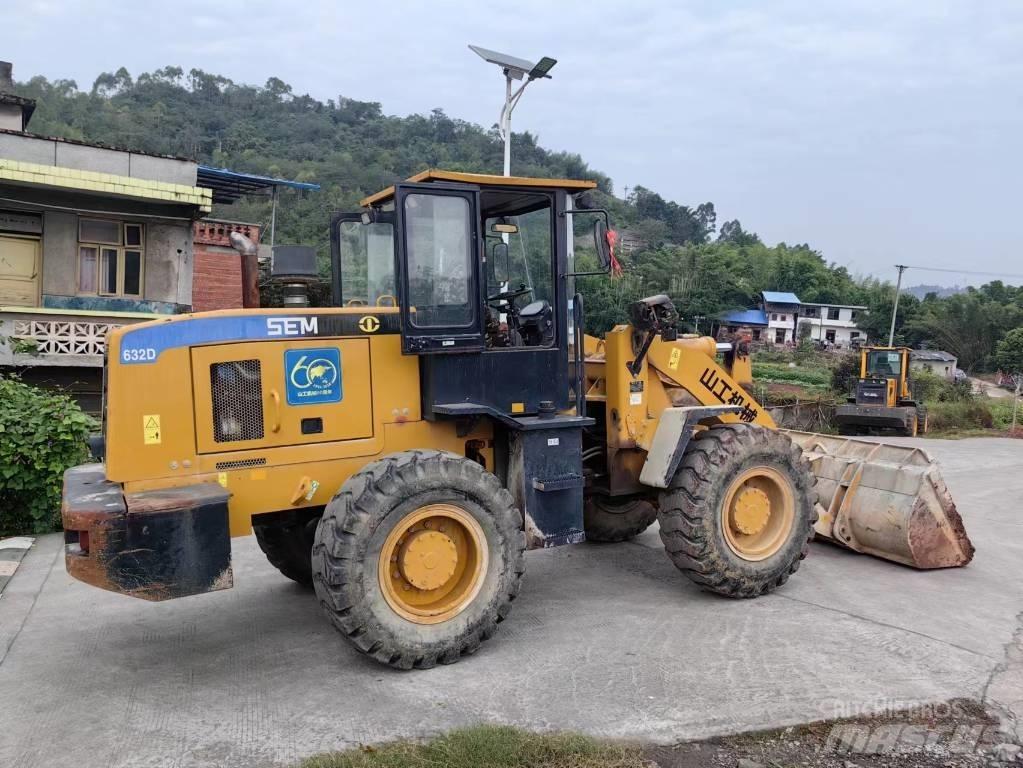 SEM 632D Naudoti ratiniai krautuvai