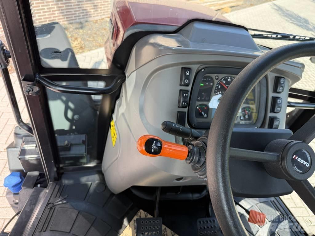 CASE Farmall 100X Traktoriai