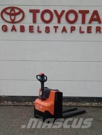 Toyota LWE 200 Rankiniai vėžimėliai
