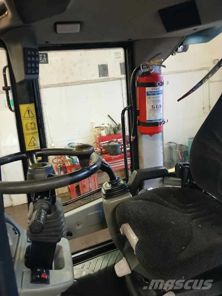 Yanmar V80-5 Krautuvai su šoniniu pasukimu